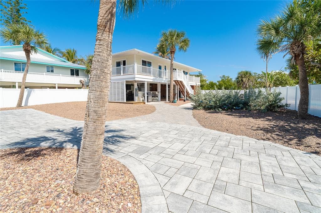 230 N GULF BOULEVARD photo 9