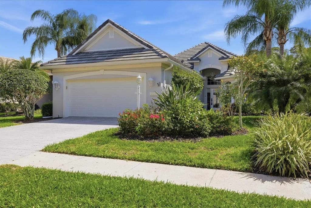 6514 OAKLAND HILLS DRIVE photo 1