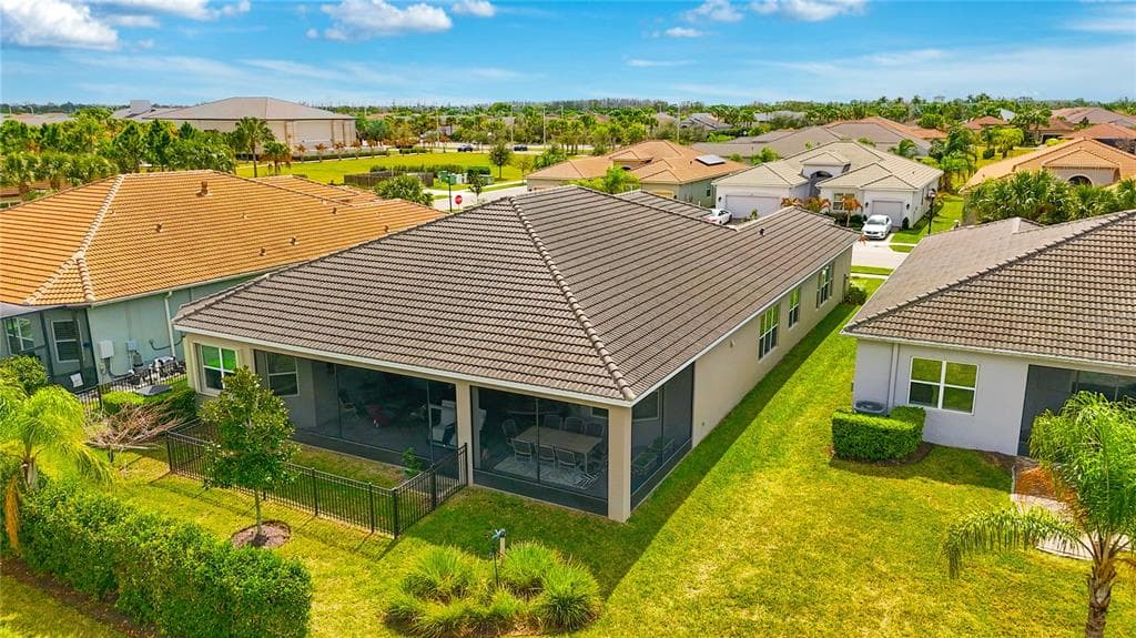4924 PAMPLONA COURT photo 2