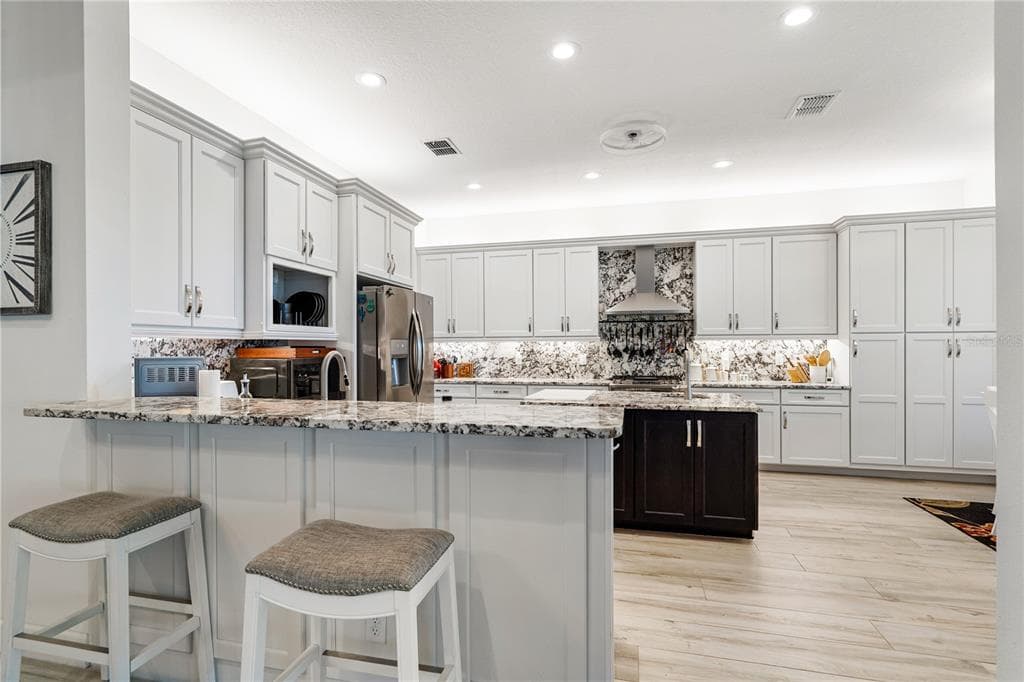 4924 PAMPLONA COURT photo 12