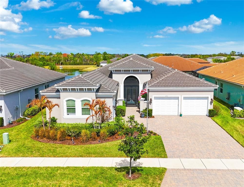 4924 PAMPLONA COURT photo 1