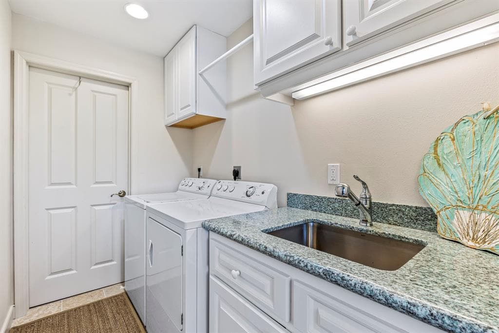 252 WATERWAYS AVENUE photo 21