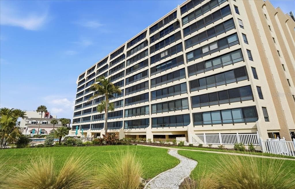 840 THE ESPLANADE N 206 photo 2