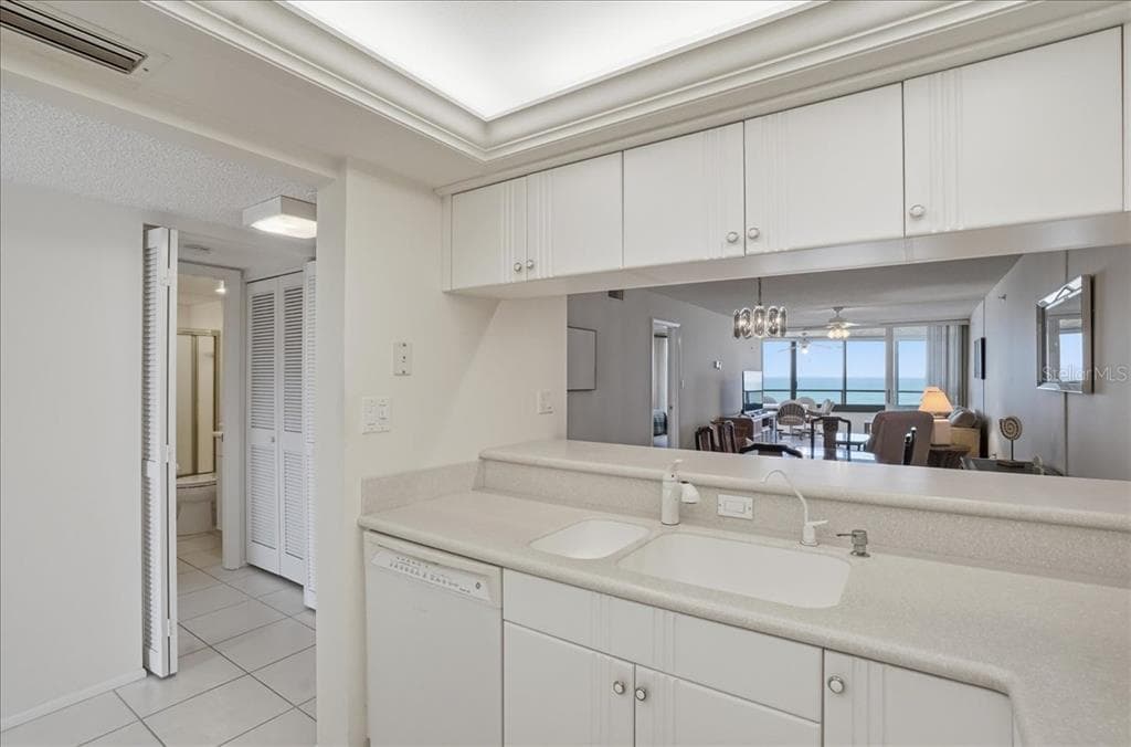 840 THE ESPLANADE N 206 photo 12