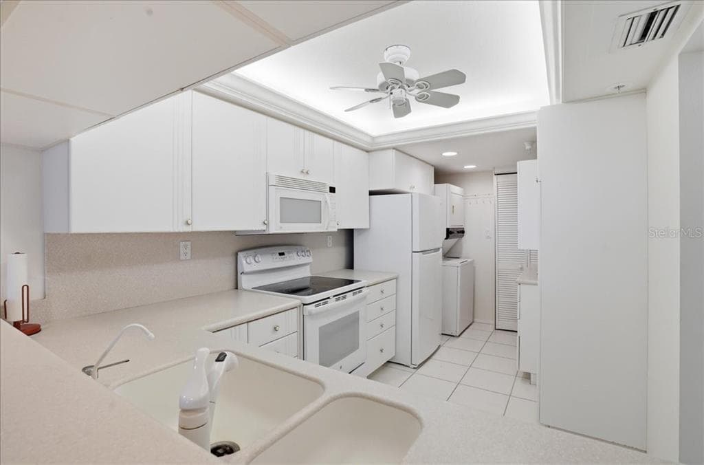 840 THE ESPLANADE N 206 photo 8
