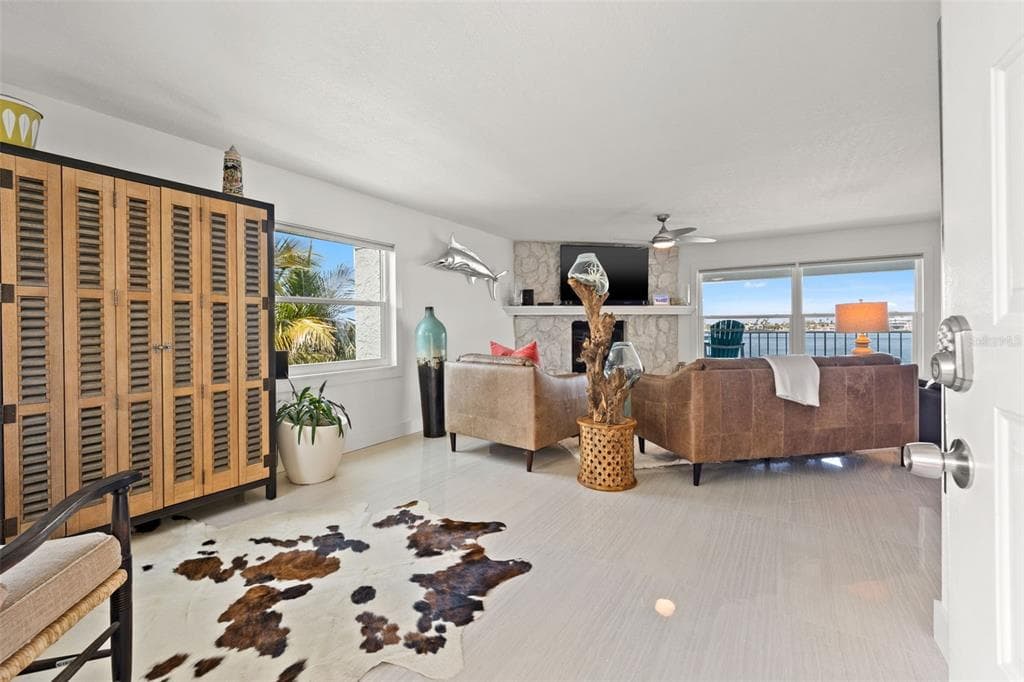 380 8TH AVENUE N #4 4