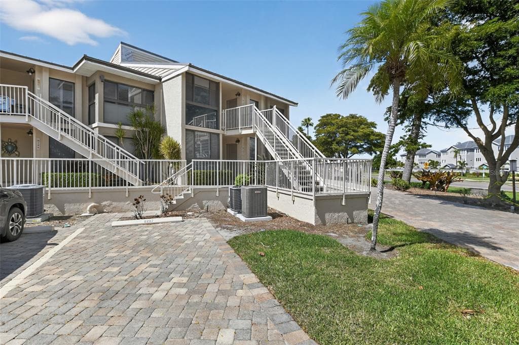5655 GULF OF MEXICO DRIVE D107 photo 4
