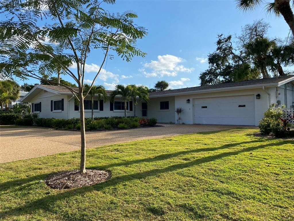 814 PARADISE WAY photo 4