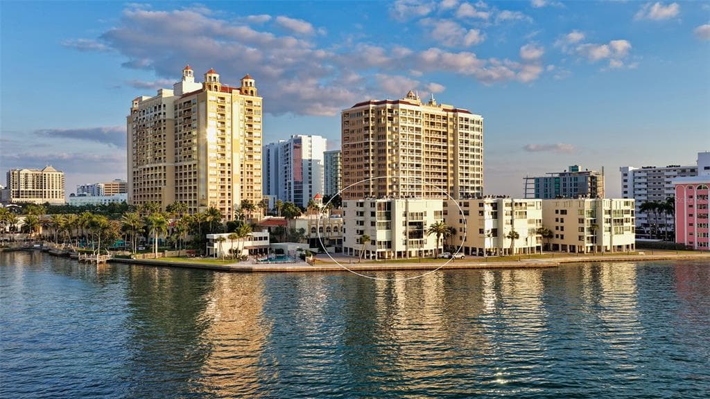 101 SUNSET DRIVE 301 photo 2