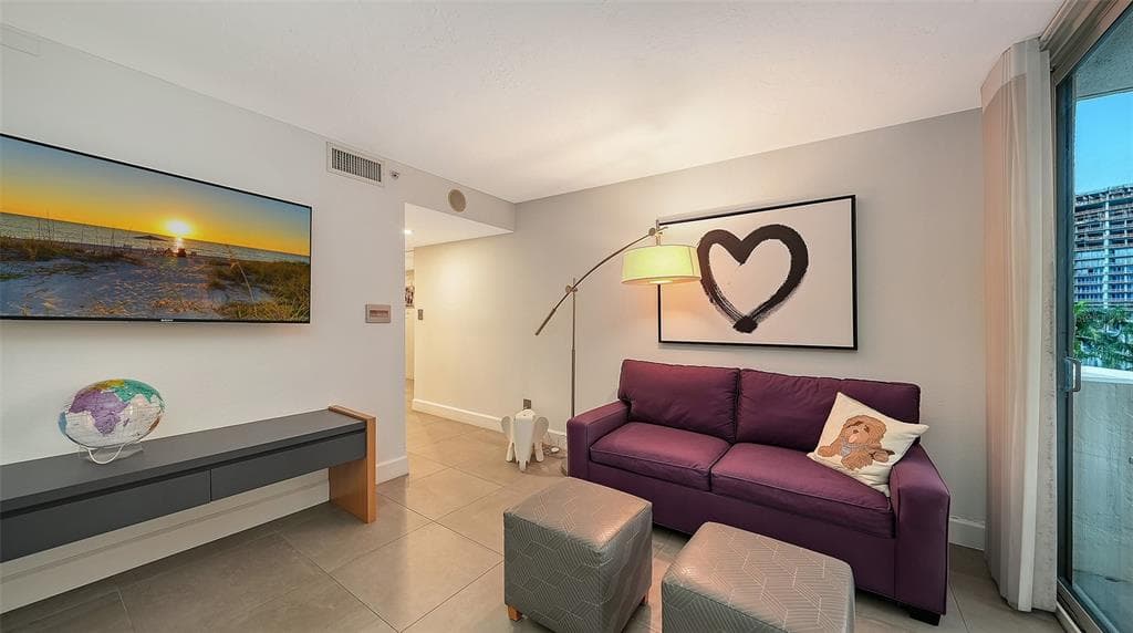 101 SUNSET DRIVE 301 photo 16