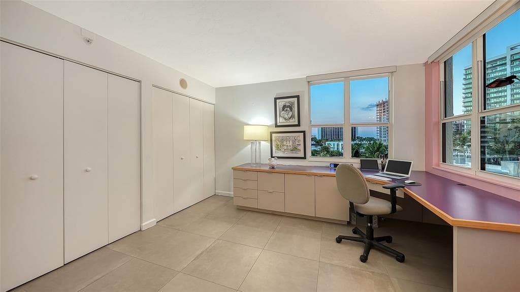 101 SUNSET DRIVE 301 photo 20