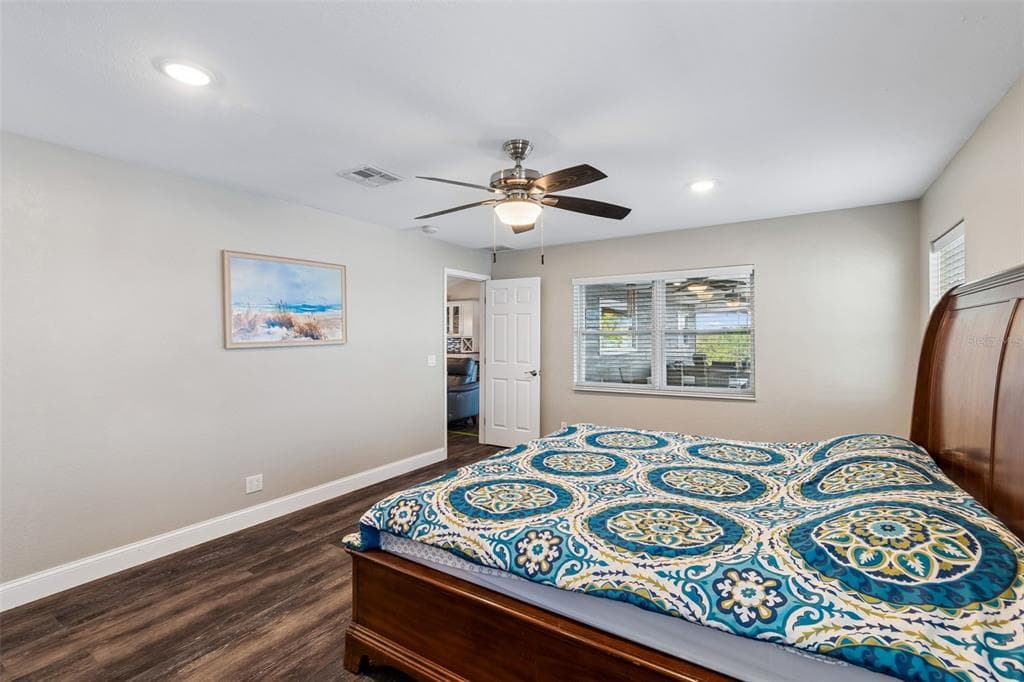 9901 BAY DRIVE photo 17