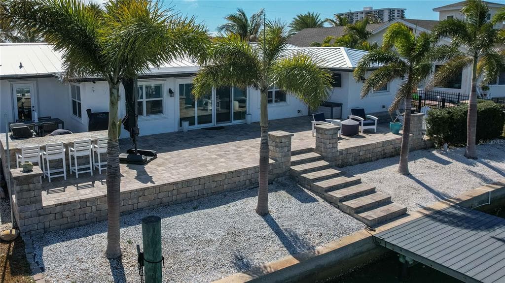 430 PALM ISLAND SE photo 2