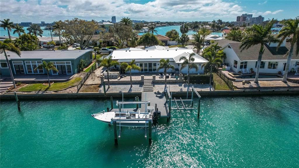 430 PALM ISLAND SE photo 3