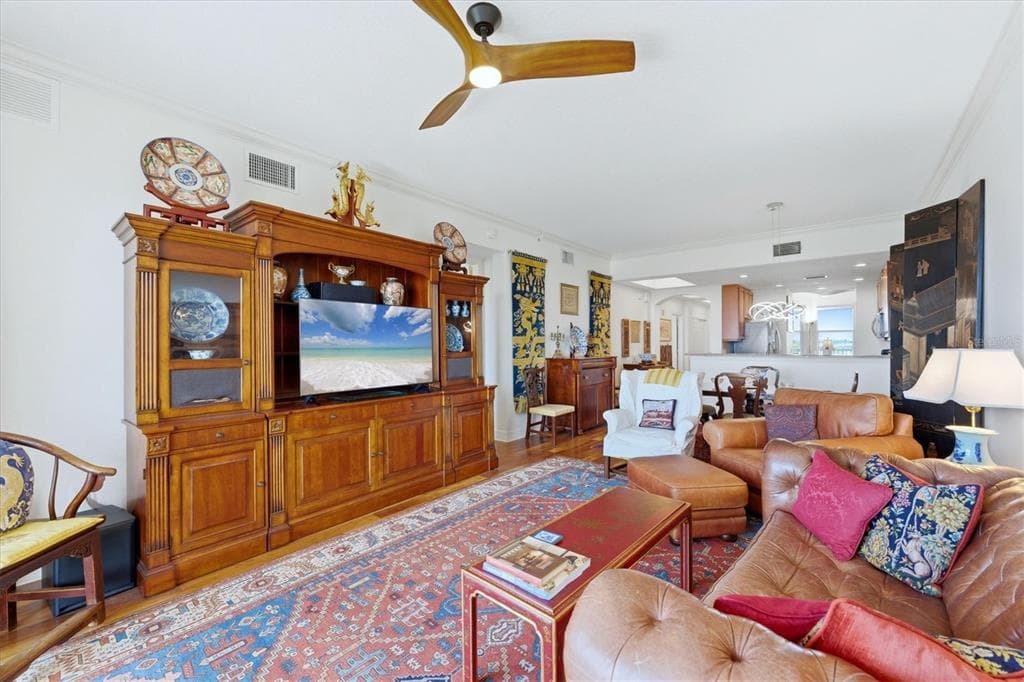 5531 CANNES CIRCLE 603 photo 13