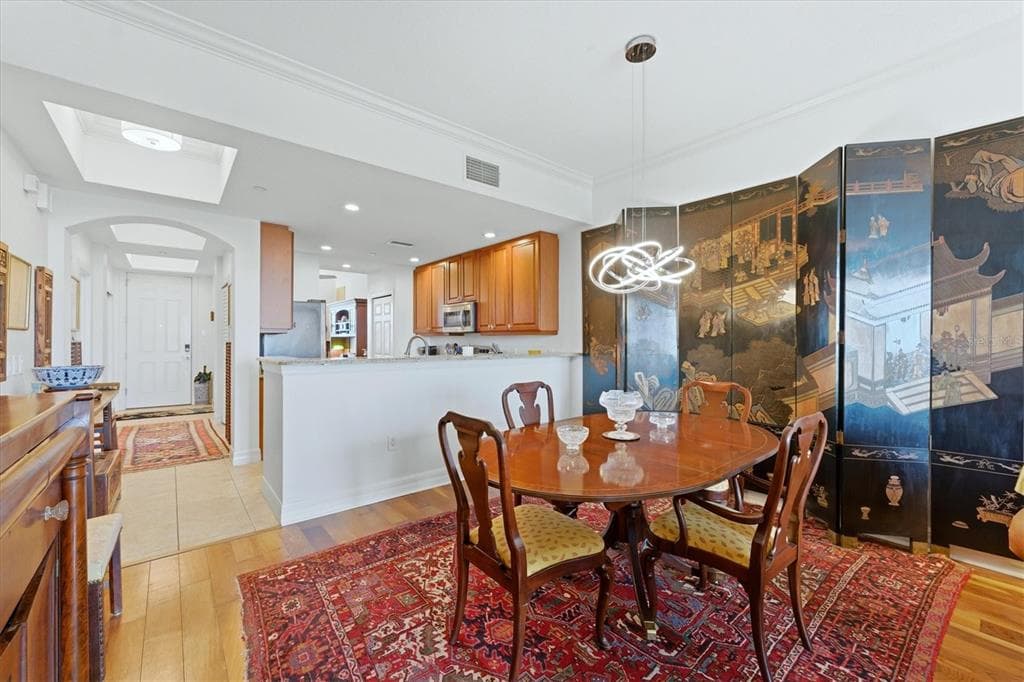 5531 CANNES CIRCLE 603 photo 15