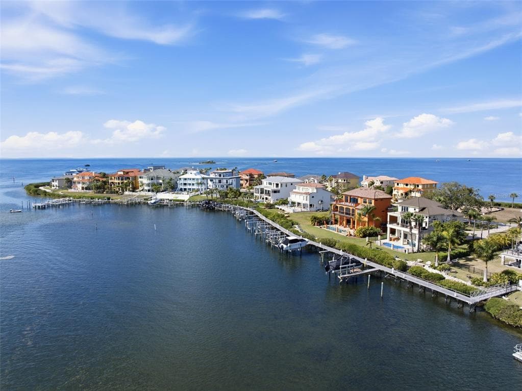 26 HARBORPOINTE DR photo 14