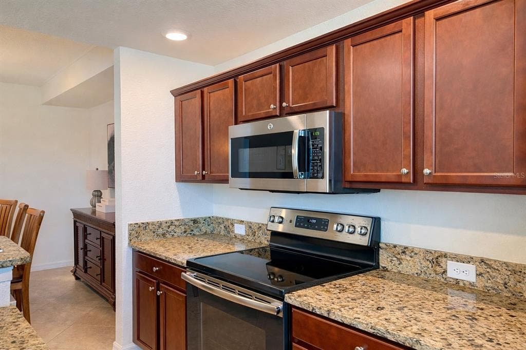 16804 VARDON TERRACE 307 photo 10
