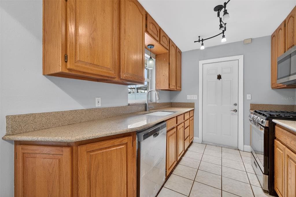1414 85TH AVENUE N photo 10