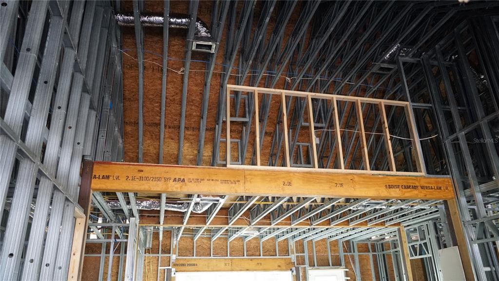 98 PELTON CIRCLE photo 3