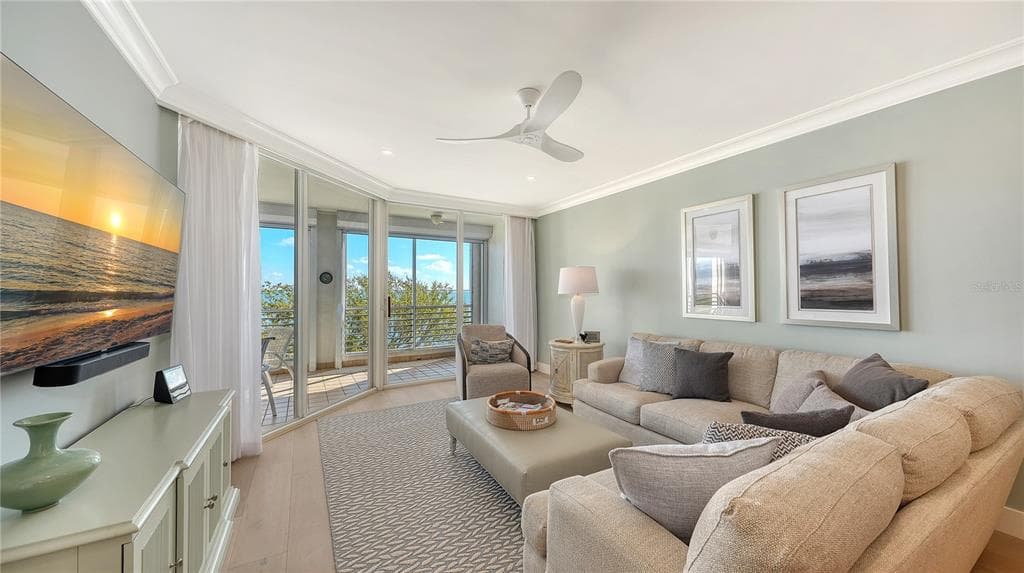 2410 HARBOURSIDE DRIVE 142 photo 23