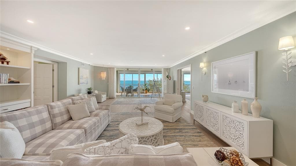 2410 HARBOURSIDE DRIVE 142 photo 6