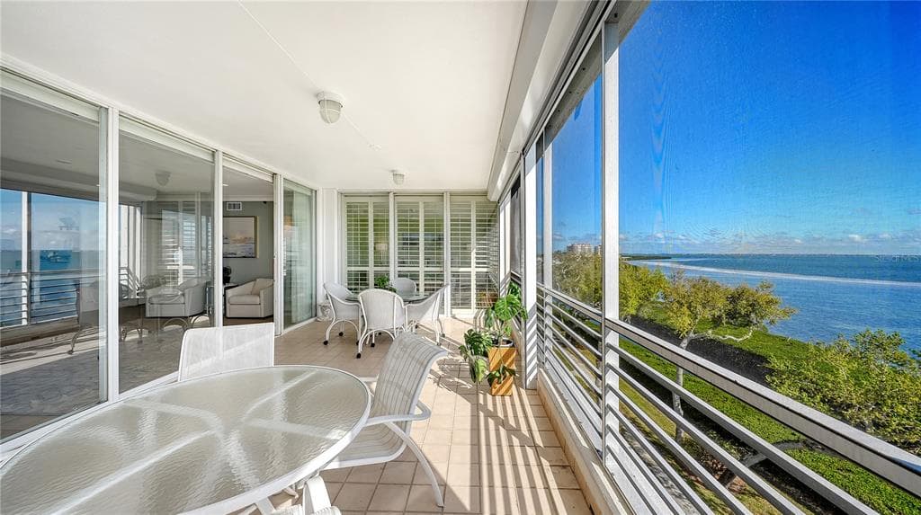 2410 HARBOURSIDE DRIVE 142 photo 14