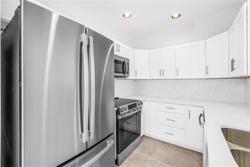 509 PLAZA SEVILLE COURT 19 photo 19
