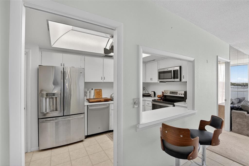 100 PIERCE STREET 703 photo 12