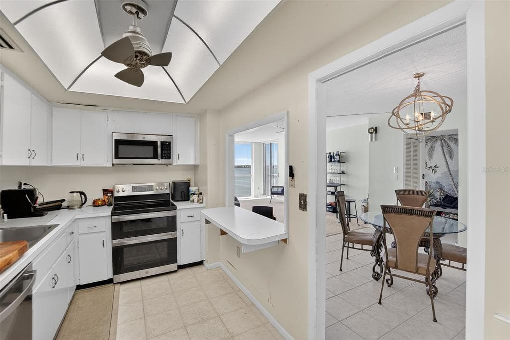 100 PIERCE STREET 703 photo 14
