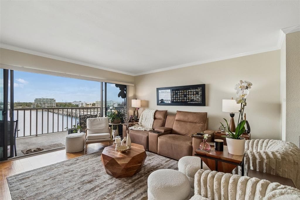 2 ADALIA AVENUE 704 photo 7