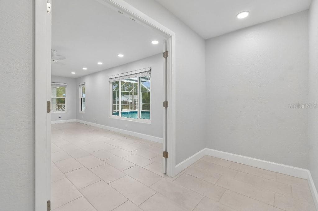 1611 SUNNYHILLS DRIVE photo 16