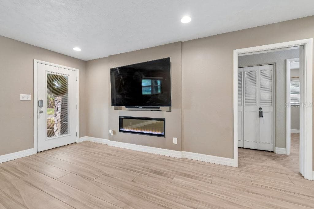 1611 SUNNYHILLS DRIVE photo 12