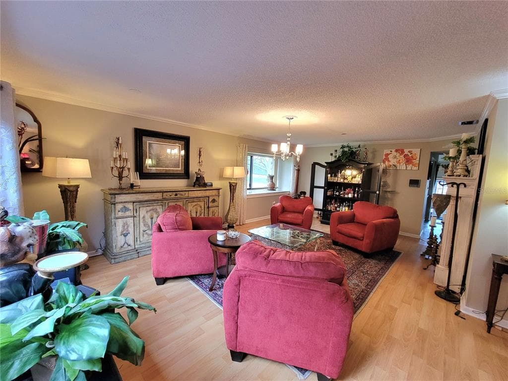 1 CASA LOMA WAY 3