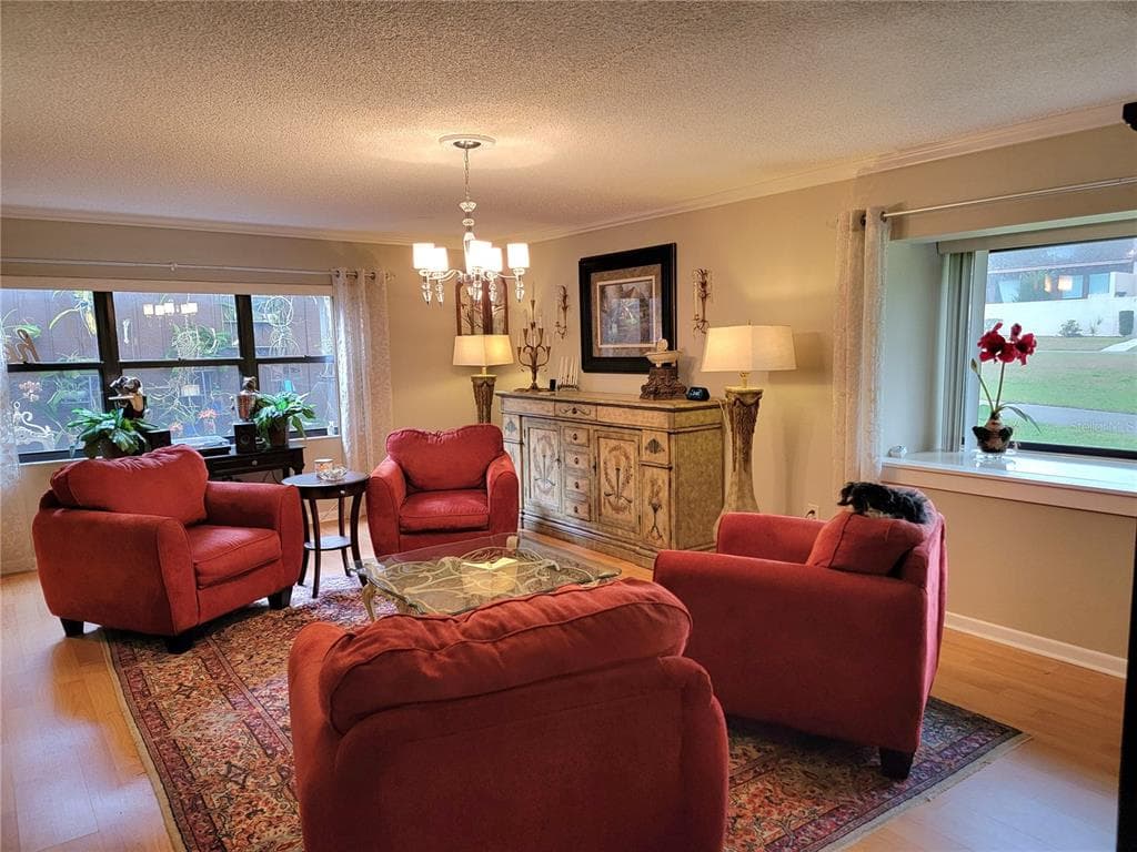 1 CASA LOMA WAY 5
