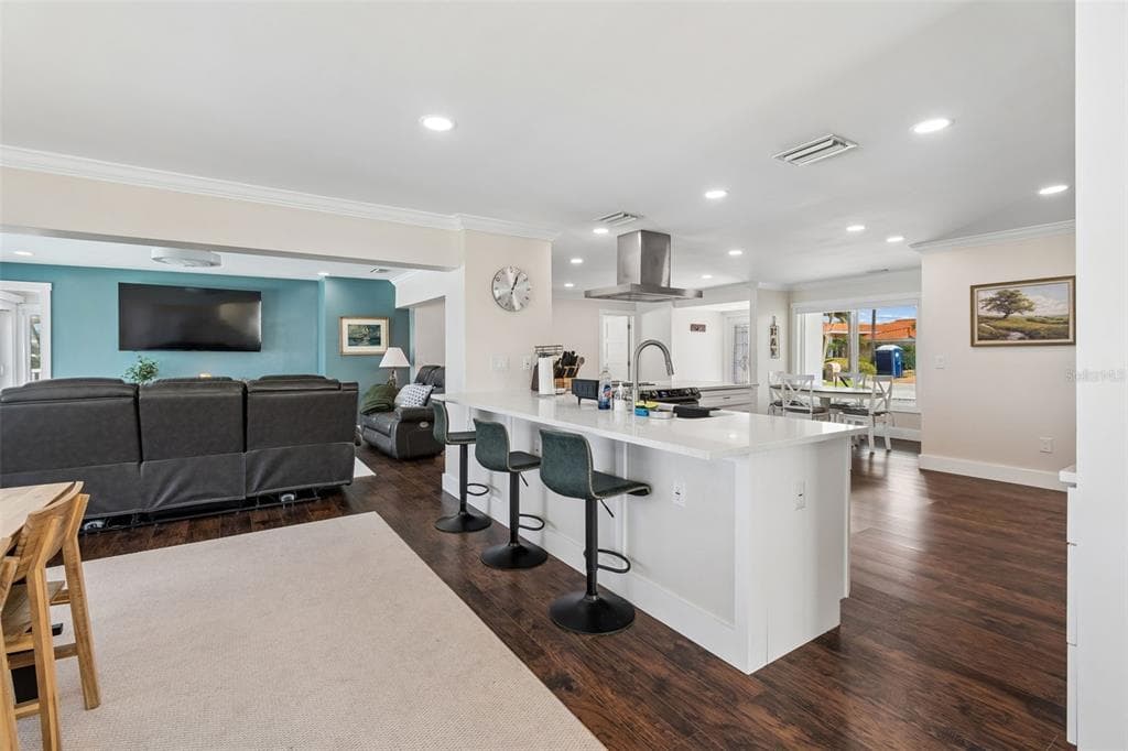 478 HARBOR DRIVE N photo 6