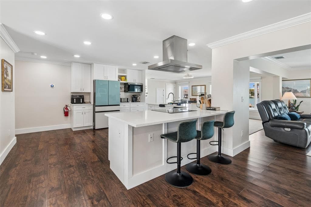 478 HARBOR DRIVE N photo 5