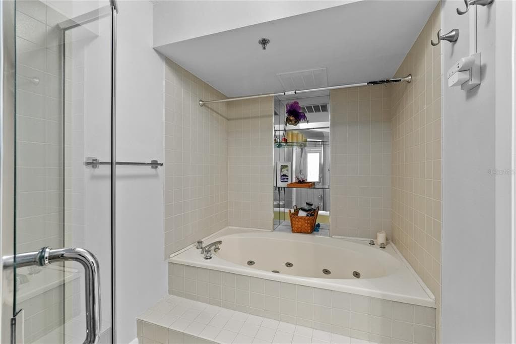 1660 GULF BOULEVARD 807 photo 16