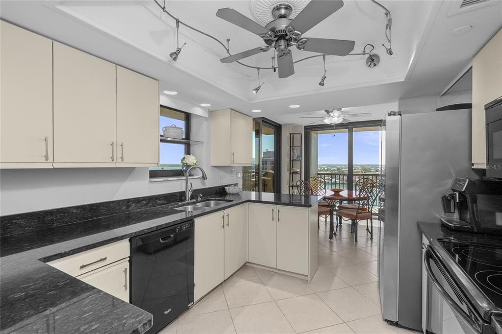 1660 GULF BOULEVARD 807 photo 12