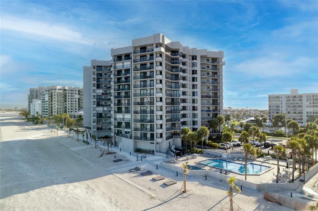 1660 GULF BOULEVARD 807 photo 4