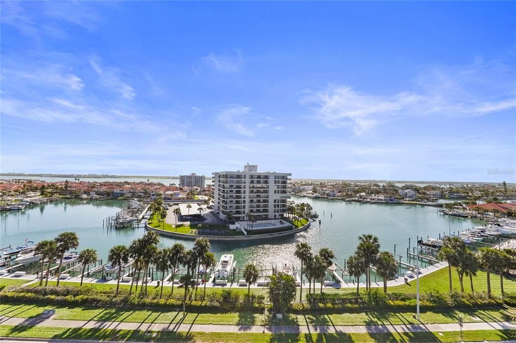 1660 GULF BOULEVARD 807 photo 8