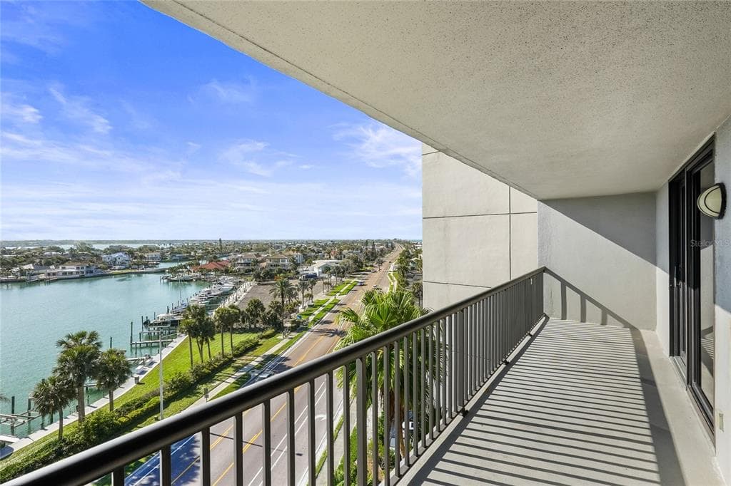 1660 GULF BOULEVARD 807 photo 25