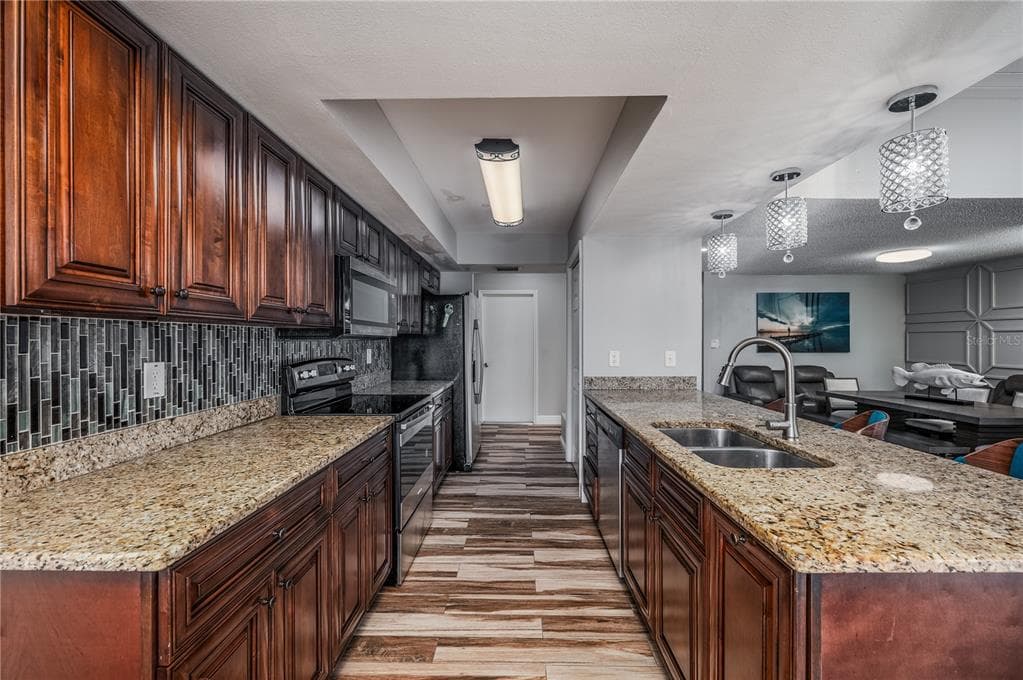 930 SYMPHONY ISLES BOULEVARD photo 17