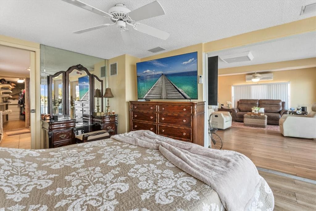 33 N STARBOARD DRIVE photo 23