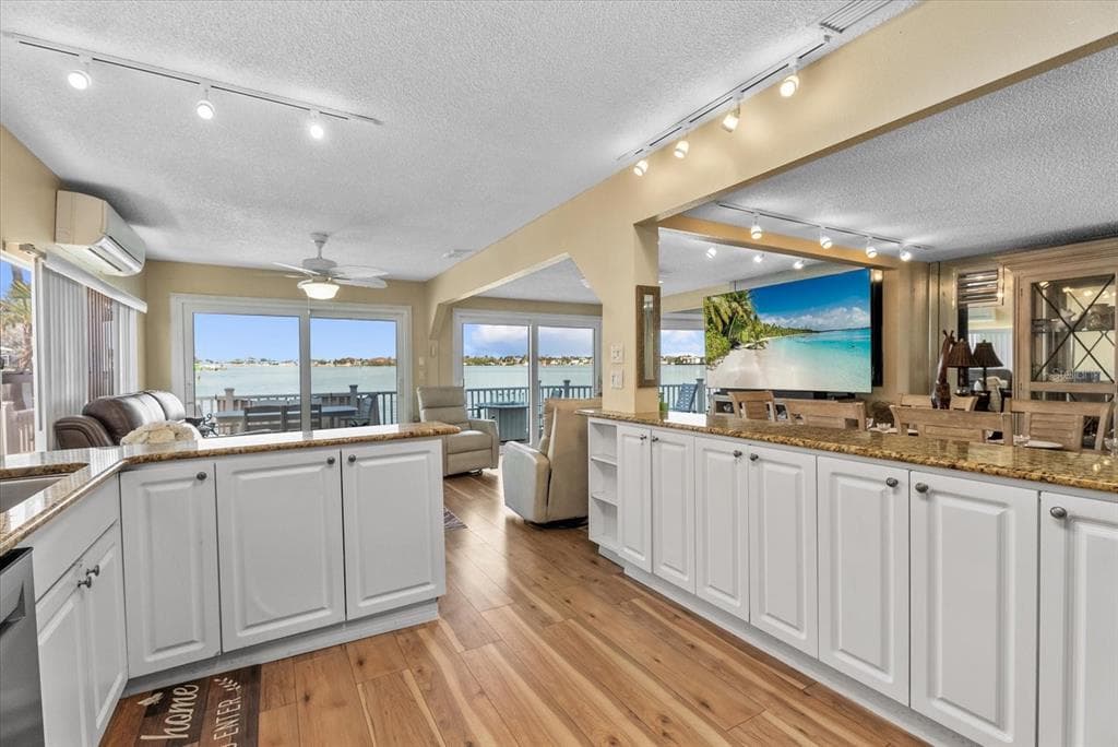 33 N STARBOARD DRIVE photo 6
