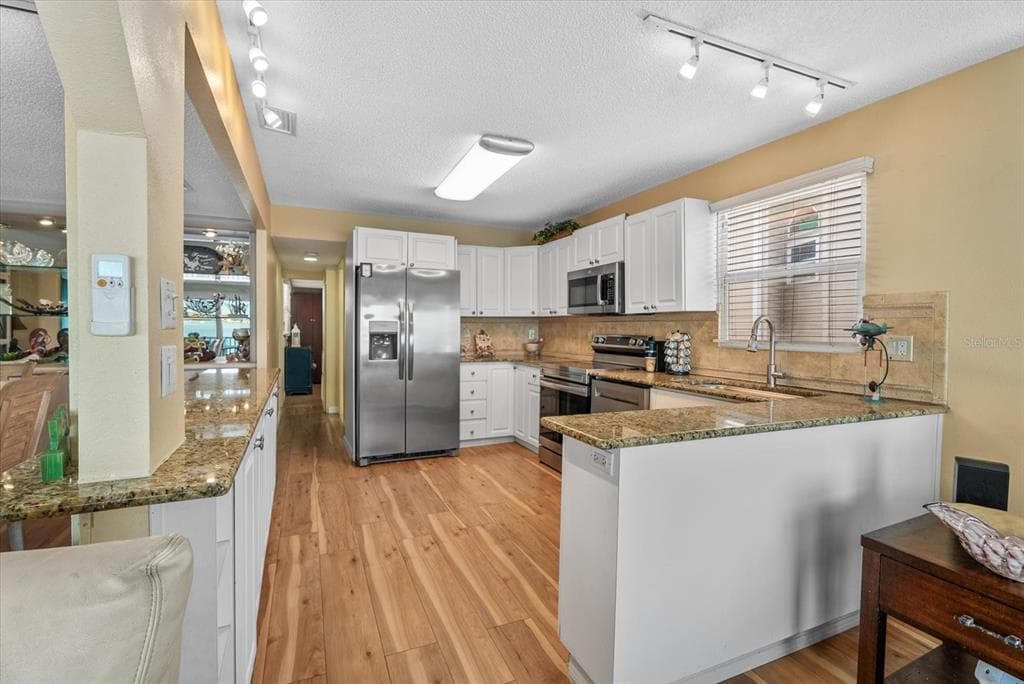 33 N STARBOARD DRIVE photo 17