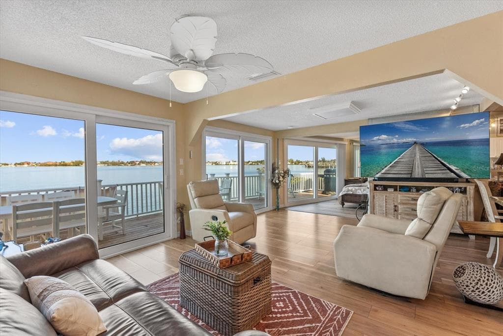33 N STARBOARD DRIVE photo 16