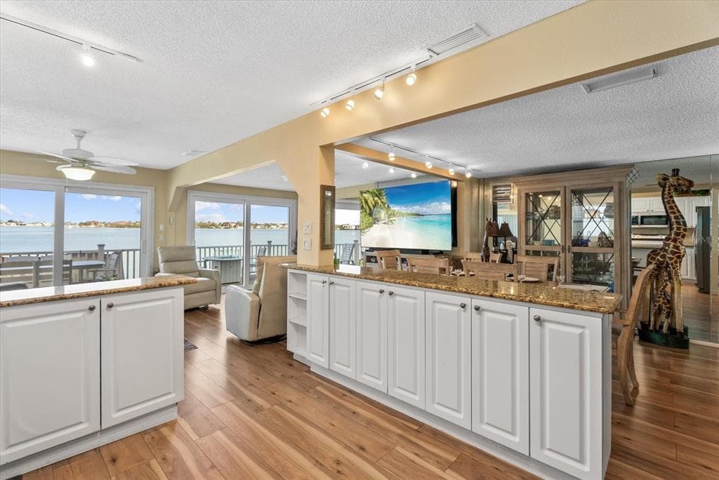 33 N STARBOARD DRIVE photo 12