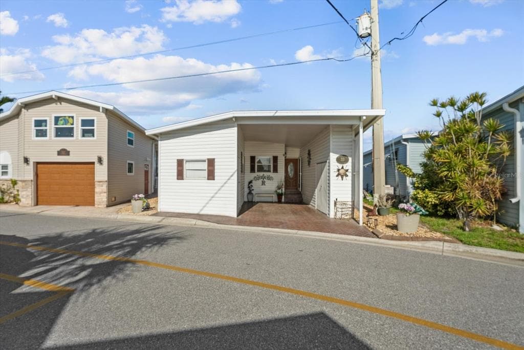 33 N STARBOARD DRIVE photo 5