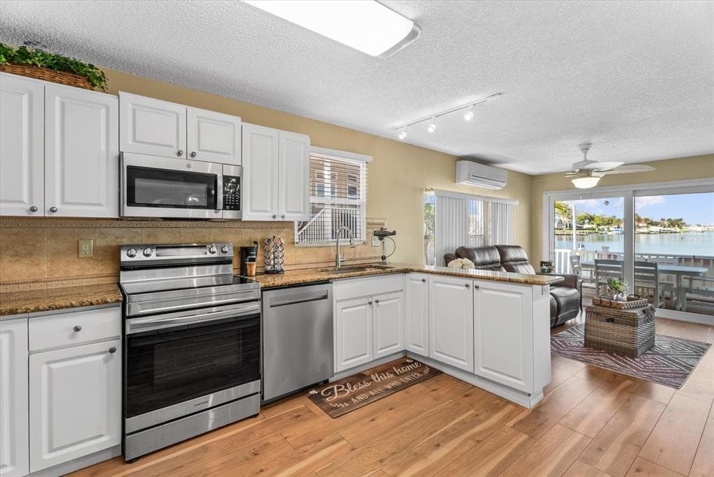33 N STARBOARD DRIVE photo 18